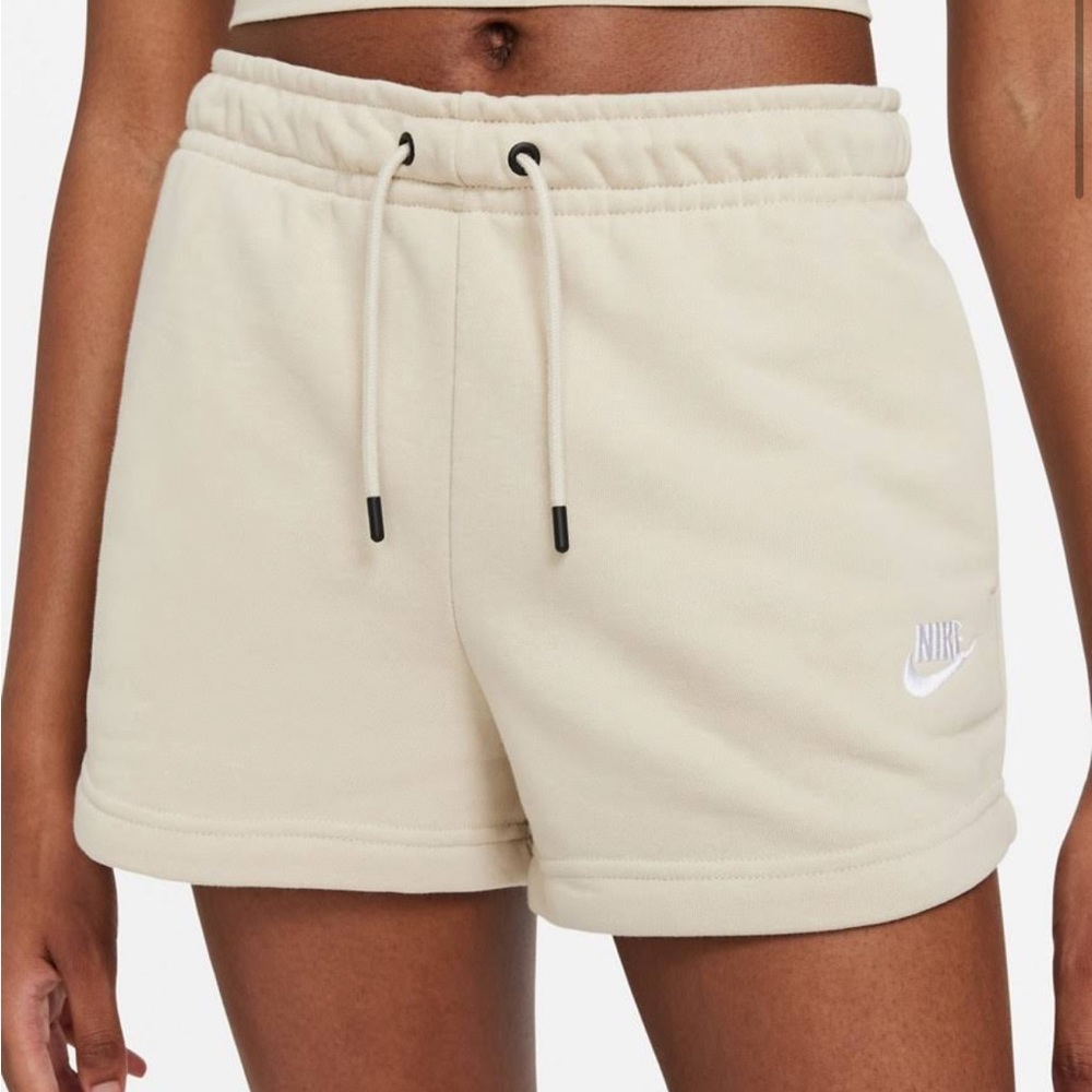 Nike midi sweatshorts